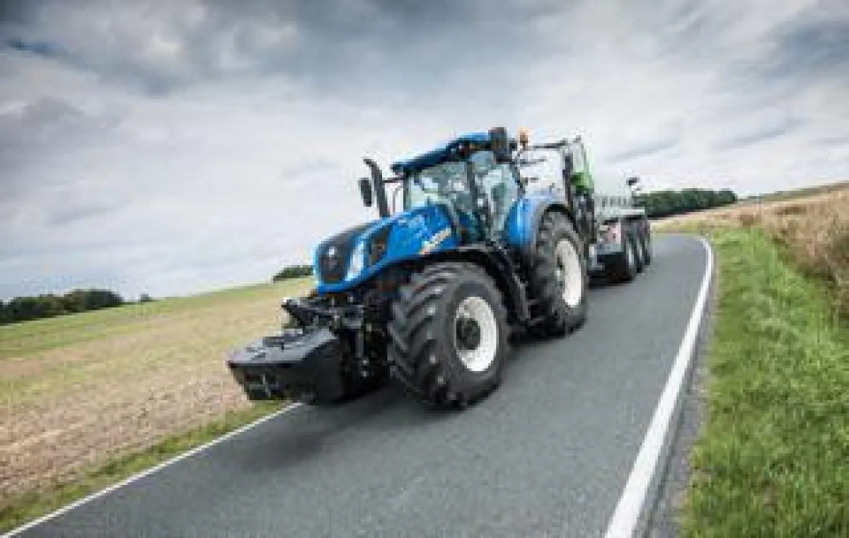 Stehen im Zentrum der Fahrsicherheit: XXL Traktoren, Foto: New-Tec