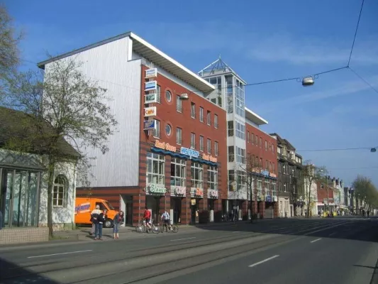 Bild: Die fünf Sterne Badausstellung aus dem Ruhrgebiet lädt ein zum Tag des Bades am Samstag, 09. Oktober 2010.
