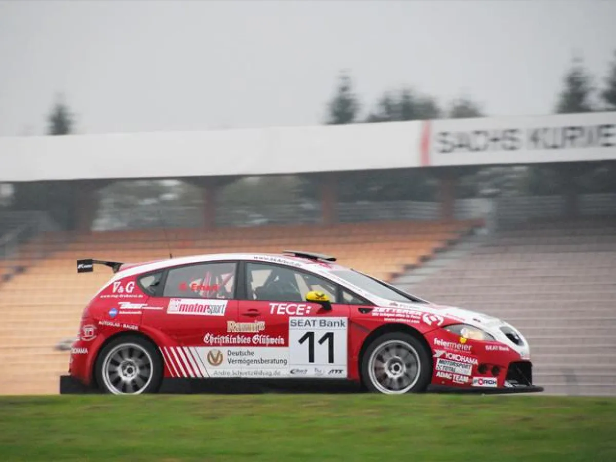 Adrenalin-Kick: Drei Runden im Renntempo mit Elia Erhart auf dem Hockenheimring