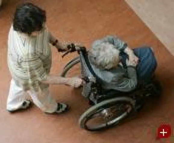 Bild: Der ältere Mensch wird Opfer der Sparinteressen der Krankenkassen