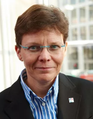 Bild: APOLLON Hochschule: Dekanin Dr. Viviane Scherenberg zur Professorin ernannt