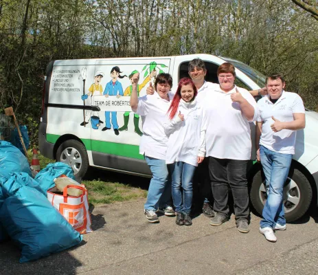 Team de Robertis: Entrümpelungen und Reinigung mit Fokus auf die Umwelt Bild: Team de Robertis: Entrümpelungen und Reinigung mit Fokus auf die Umwelt