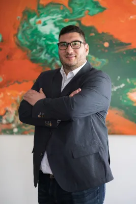 Dank Cüneyt Karatas wird Mitarbeitersuche zum Kinderspiel Bild: Dank Cüneyt Karatas wird Mitarbeitersuche zum Kinderspiel