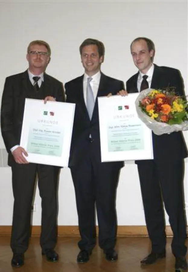 Preisträger und Stifter (v.l.): Ruwen Knodel, Albert Türklitz, Niklas Rösemann