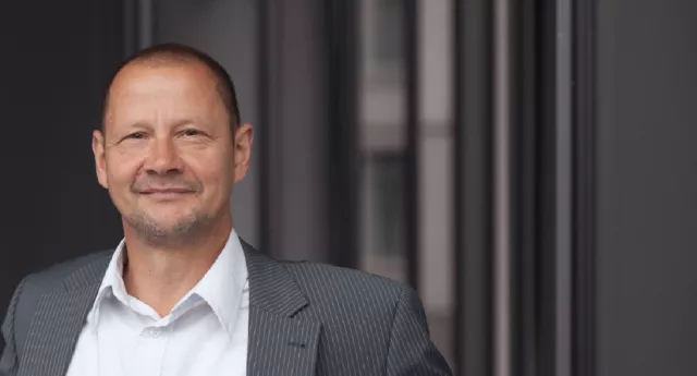 Bild: 15 Jahre freier Texter – Till Achim Lobenstein überzeugt mit professionellen Texten