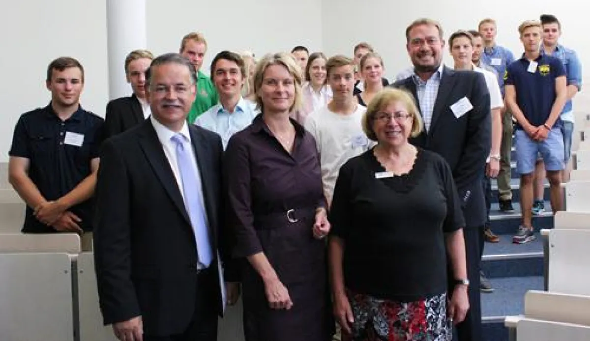 Schulstart des zweiten 11. Jahrgangs am Kieler Wirtschaftsgymnasium