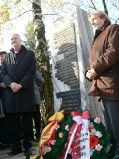 Bild: Gedenkstein für ermordete Juden aus Bonn, Köln und dem Rhein-Sieg-Kreis in Minsk enthüllt