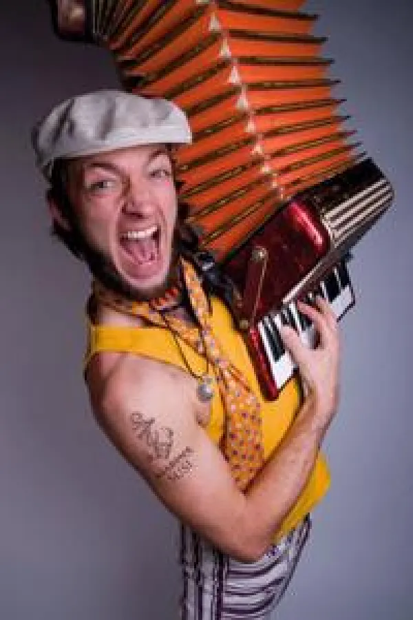 Flo Zack, DJ jonbe und die bayrische Kultband La Brass Banda werden das trachtentextil im Gusswerk richtig rocken ...