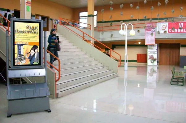 Bild: Digital Signage - Werbenetzwerk in spanischen Universitäten