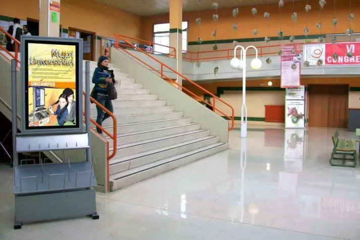 Bild: Digital Signage - Werbenetzwerk in spanischen Universitäten