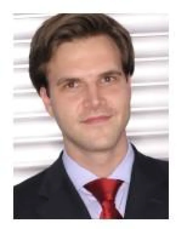 Tim Ockenga, Leiter des Versicherungsteams bei Fitch Ratings in London