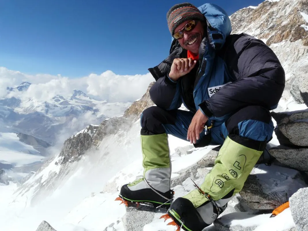 Liebt die höchsten Berge der Erde und entspannt beim Wandern in den Alpen: Deutschlands erfolgreichster Extrembergsteiger Ralf Dujmovits ist am 27. Juni 2009 zu Gast in Zell am See-Kaprun.