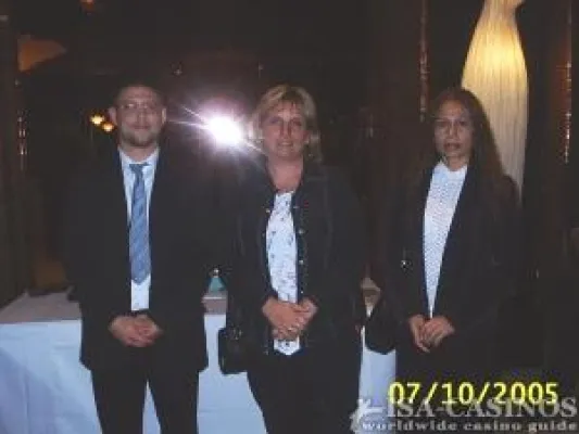 Bild: Drei Neulinge gewinnen das Black Jack Turnier