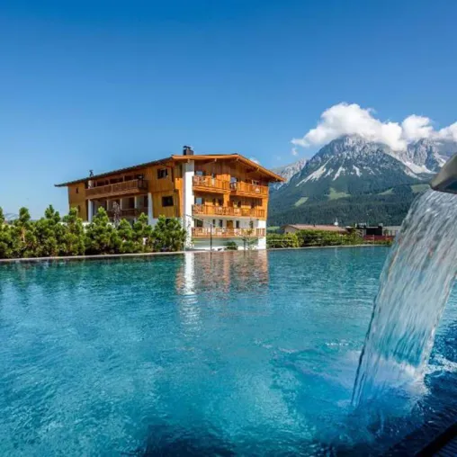 Bild: Sonnenskilauf Hotel der Bär – Ellmau in Tirol