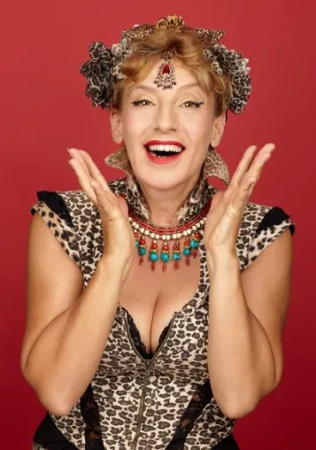 Bild: Berlin: Kult-Diva Sissi Perlinger mit "Ich bleib dann mal jung" am 7. & 8. Juni 2017 in den Wühlmäusen