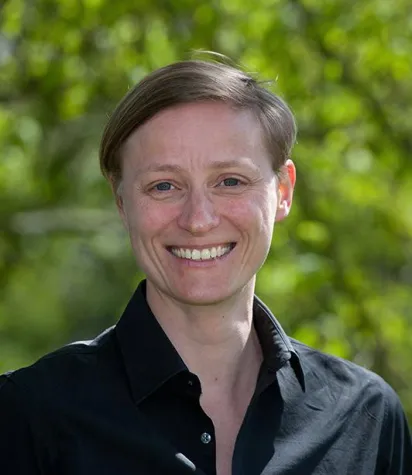 Interview mit IEC Geschäftsführerin Hilka Leicht: Jetzt das Auslandstudium planen und sich beraten lassen Bild: Interview mit IEC Geschäftsführerin Hilka Leicht: Jetzt das Auslandstudium planen und sich beraten lassen