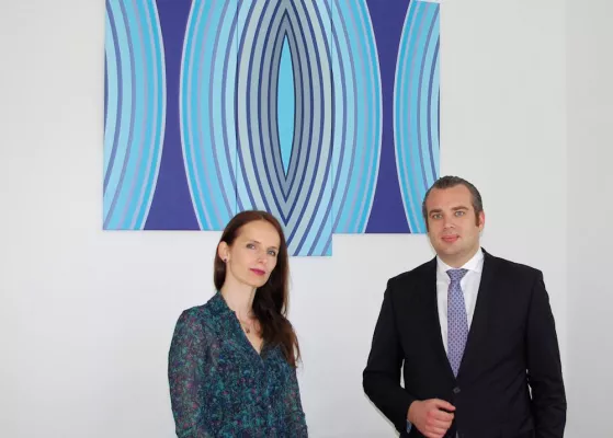 Bild: „Innovation Kunst“ in der Versicherungsagentur Julian Grill