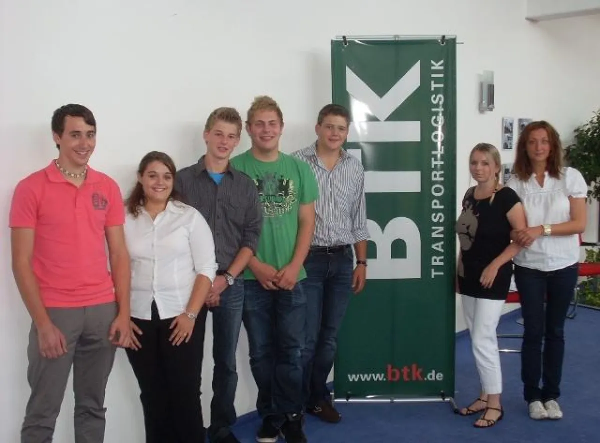 Sechs neue Azubis und eine Studentin der Dualen Hochschule Baden-Württemberg Mannheim starten ihre Ausbildung mit der BTK.