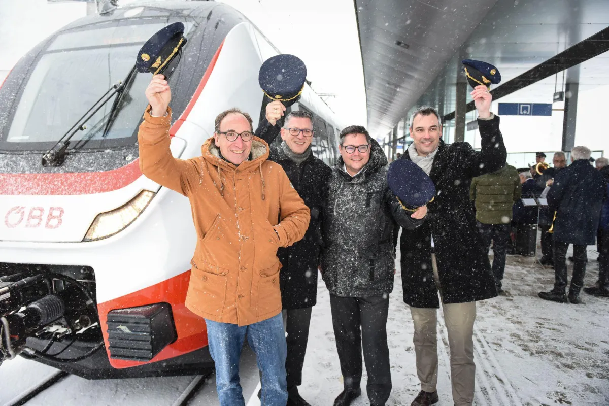 Seit Montagvormittag ist der ÖBB Cityjet TALENT3 von Bombardier auf Vorarlbergs Schienen unterwegs.