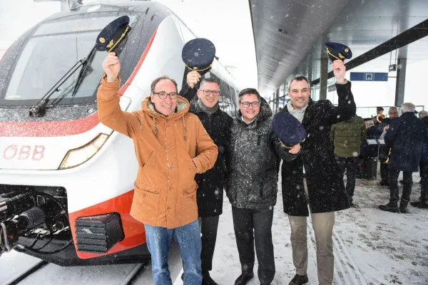 Bild: Mehr Sitzplätze, mehr Komfort: Vorarlbergs neue Zuggarnituren sind angekommen