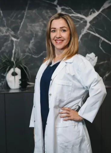 Bild: FUE-Haartransplantation in Frankfurt - Mit Expertin Sylvia Nikisch zu natürlichem Haarwachstum