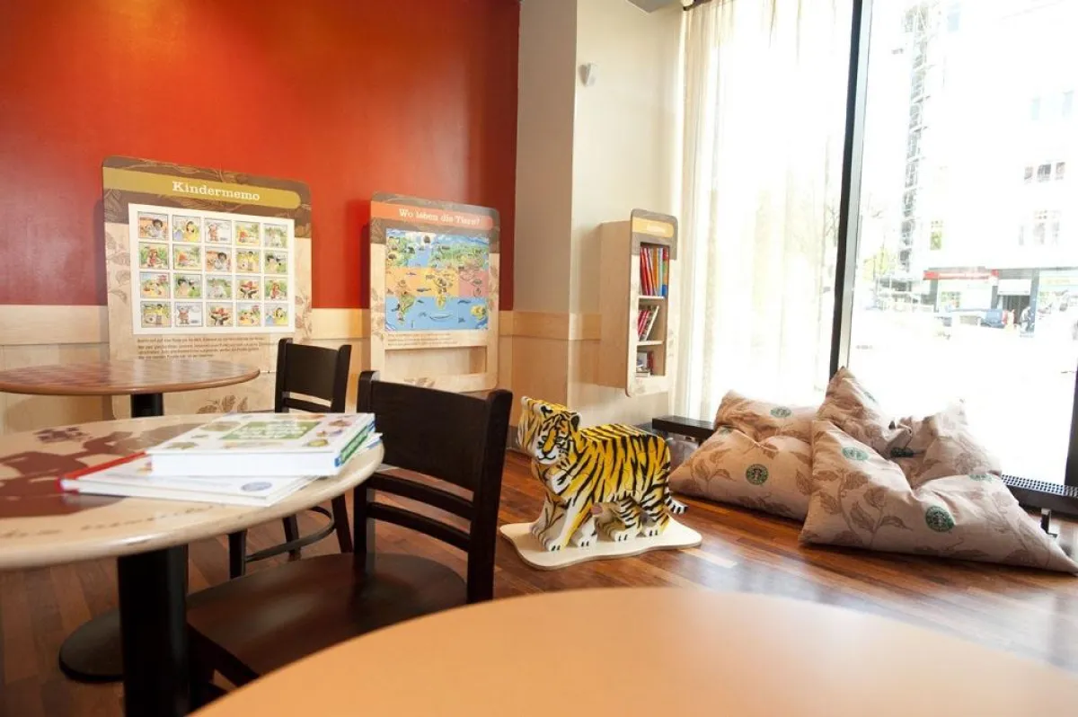 Neue Kinderspielecke im Starbucks Coffee House