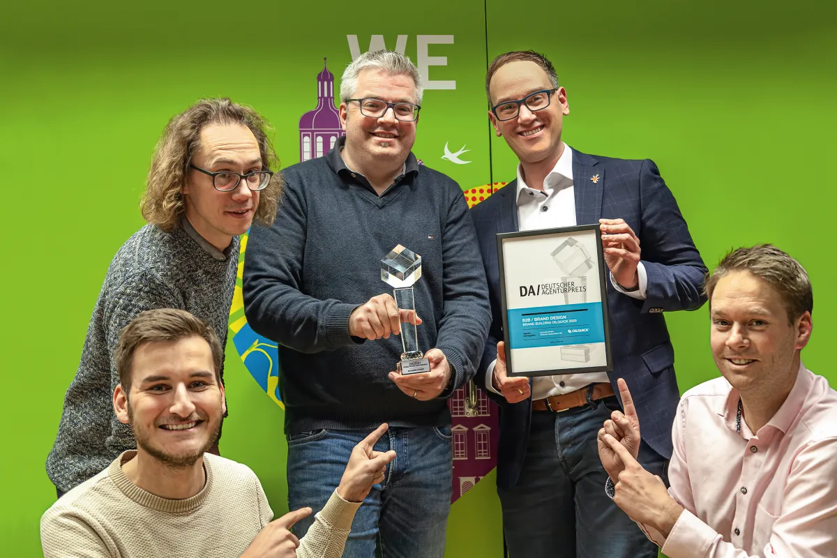 Das stolze trumedia-Team rund um CEO Marco Trutter (2. v.r.) (© trumedia GmbH)