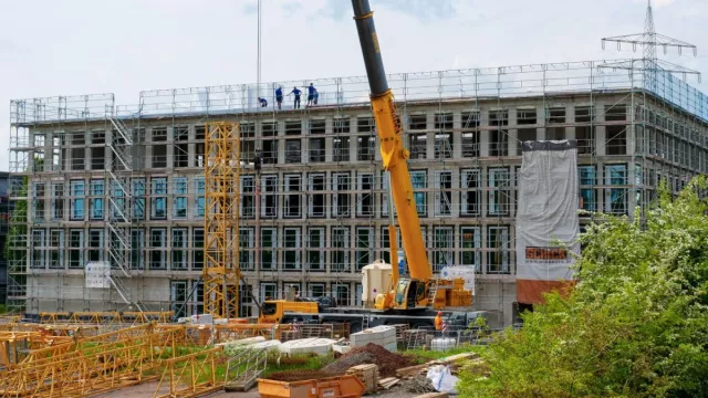 Bild: CSS feiert Richtfest für die neue Firmenzentrale in Künzell