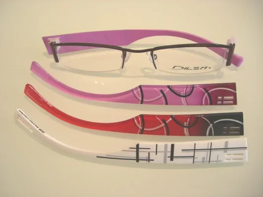 Bild: Neu bei Ihrem Optiker in München: Wechselbügel - Brillen