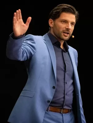 Bild: Dominik Herz erhält doppelte Speaker Auszeichnung und stellt einen neuen Weltrekord auf!