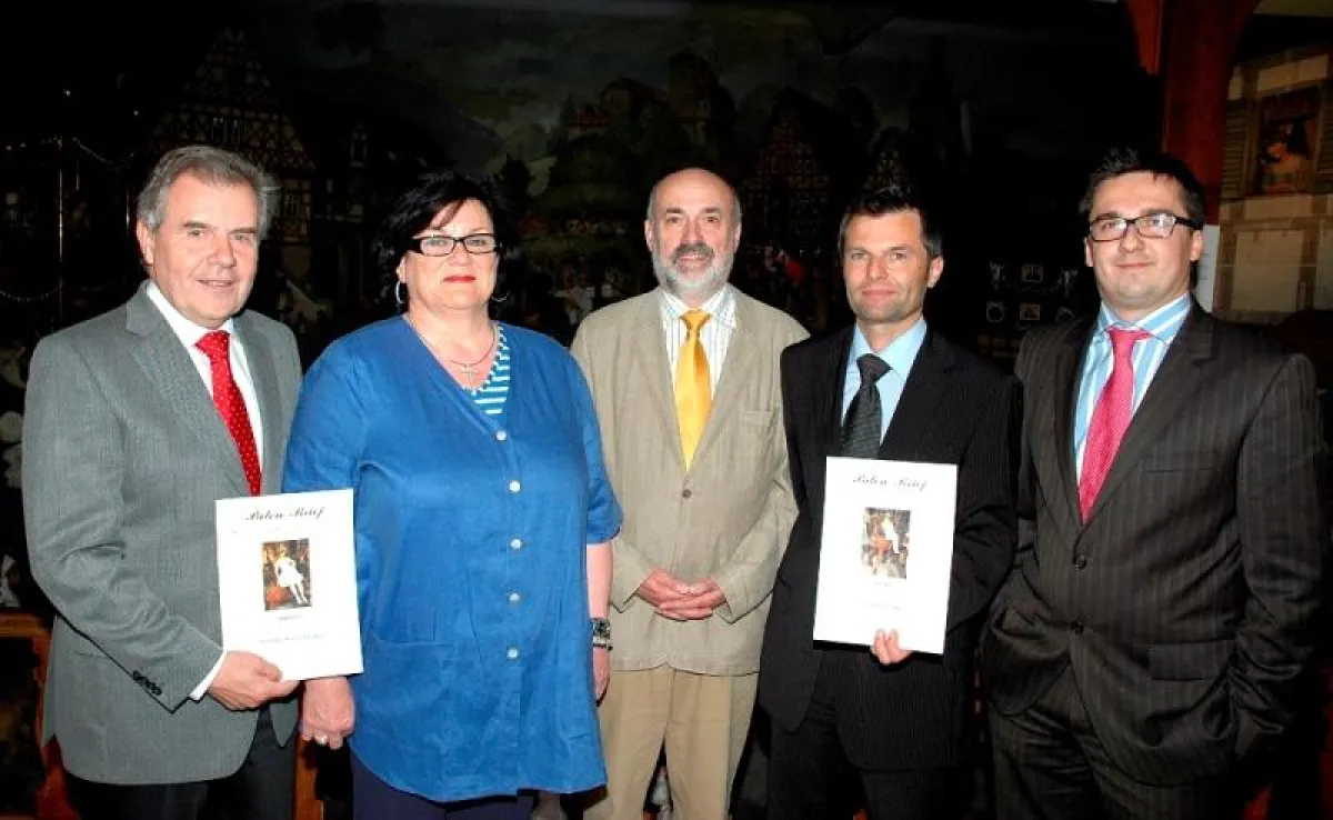 v.l. Dr. Rainer Hecker, Helga Hecker, Michael Brand, Leiter Spielzeugmuseum, Geschäftsführer des amadeus Verlags Fredi Stumpf und Martin Backert.