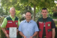 Bild: Gartenbau-Azubis feiern: Pinneberger gewinnen 1. Gartenbau-Preis