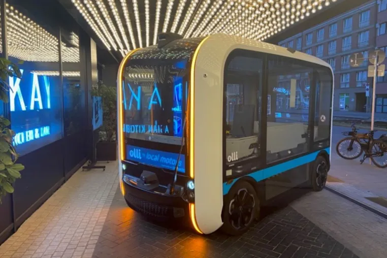 Der elektrische Bus Olli 2.0 fährt mit aus Windform gefertigten Teilen von CRP Technology Bild: Der elektrische Bus Olli 2.0 fährt mit aus Windform gefertigten Teilen von CRP Technology