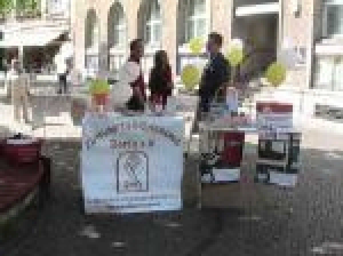 Infostand der Zukunftssicherung Berlin e.V.