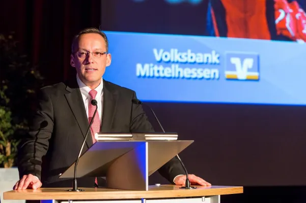Bild: Mitgliederversammlung der Volksbank Mittelhessen in Gießen