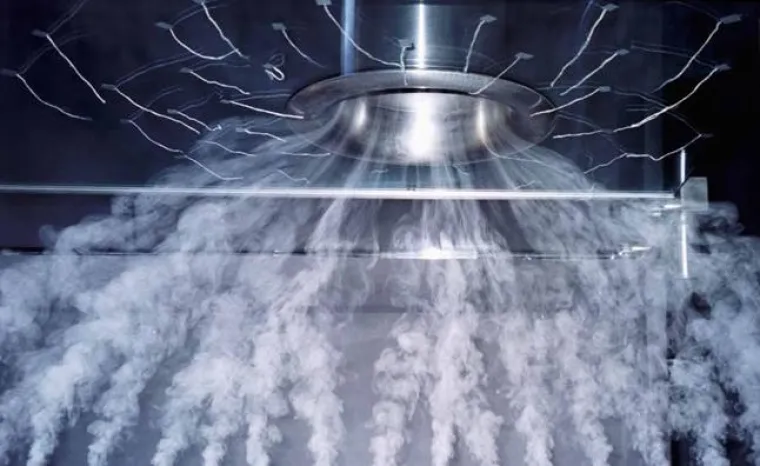 Bild: Die Küche, die Halton DP1-Köche kochen besser durch professionelle effektive Umluft-Dunstabzugshauben