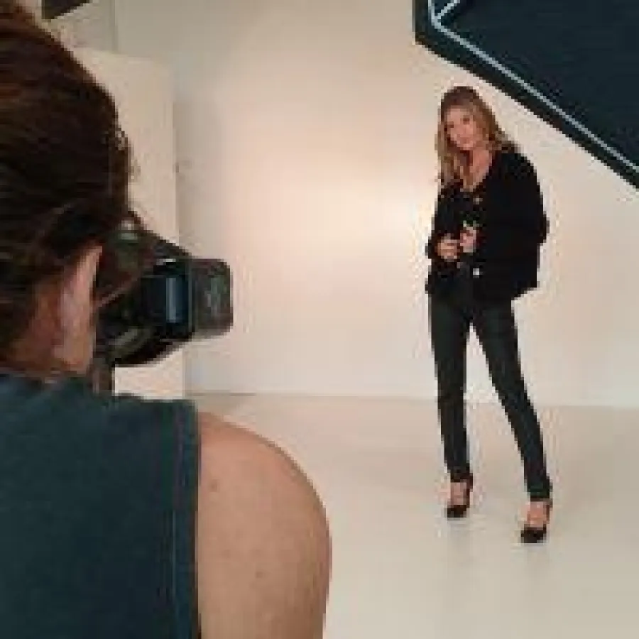 Erste Influencer-Kooperation mit Lynn Grütter zur Präsentation der Herbst/Winter-Kollektion im August 2019