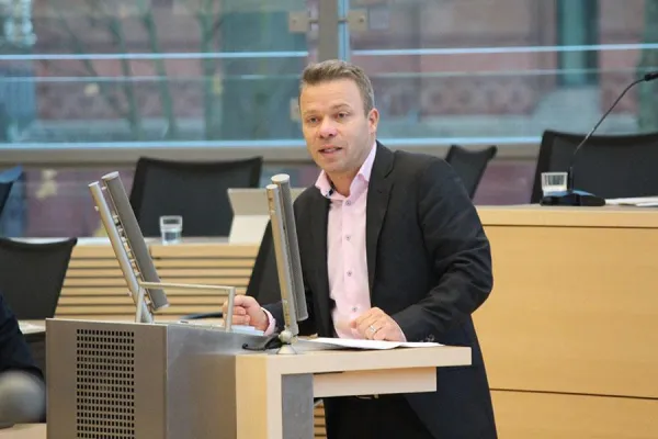 Dr. Frank Brodeh (AfD): "Das eigentliche Ziel politischer Bildung wurde zu oft links liegen gelassen" Bild: Dr. Frank Brodeh (AfD): "Das eigentliche Ziel politischer Bildung wurde zu oft links liegen gelassen"