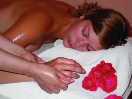 Neue Wellness-Oase im Genießer Hotel Historischer Krug Oeversee Bild: Neue Wellness-Oase im Genießer Hotel Historischer Krug Oeversee