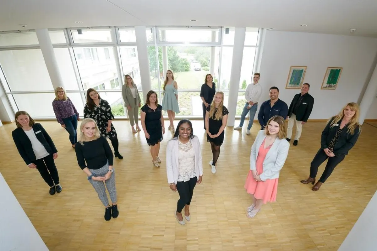 Die erfolgreichen Schülerinnen und Schüler der Krankenpflegeschule