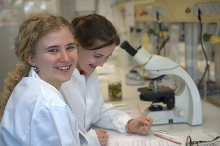 Bild: Schule im Labor: Im BioTeCh Science Lab wird Wissensvermittlung neu gedacht