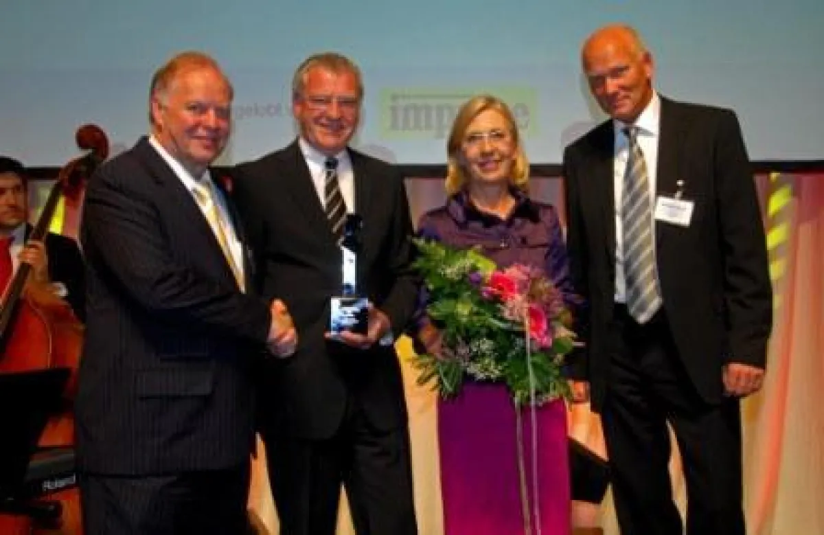 BabyOne ist Franchisegeber 2009 (v.L. Dieter Fröhlich-DFV-Päsident; Wilhelm und Gabriele Weischer- BabyOne, Michael Jansen-Impulse