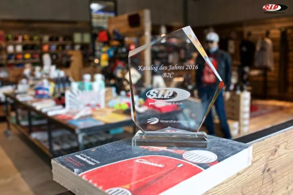 Bild: KATALOG DES JAHRES 2016: SIP Scootershop gewinnt den begehrten Titel