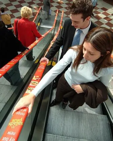 Bild: "rail ads" (ADRail) - Das Werbemedium am Point Of Reach (POR)