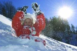 Bild: Ski-Family - Skireisen für junge Familien