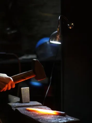 Flexible LED-Arbeitsleuchten bringen Licht ins Dunkel Bild: Flexible LED-Arbeitsleuchten bringen Licht ins Dunkel