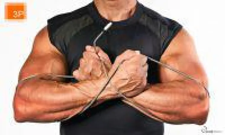 Bild: Fuse Chicken zeigt stahlharte Armour Charge Kabel auf der CES