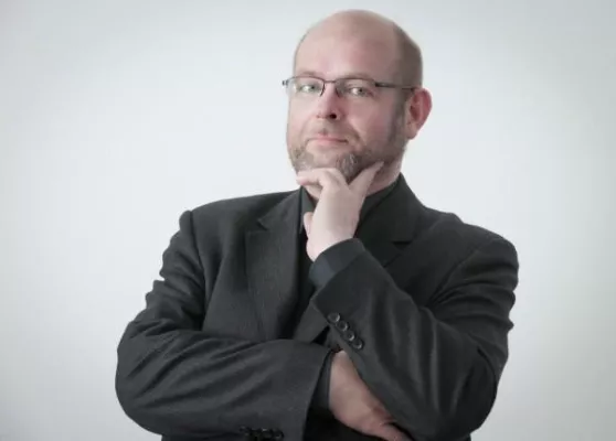 Bild: Cornelius Buchmann heuert bei Aleri Solutions in Hamburg an