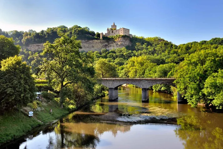 Herbstreise-Idee: Kulturwandern in Saale-Unstrut Bild: Herbstreise-Idee: Kulturwandern in Saale-Unstrut