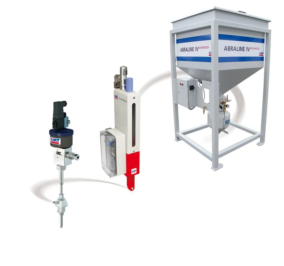 Das AMS Abrasiv Management System mit Schneidkopf, Abrasiv-Dosiereinheit und ABRALINE Advanced